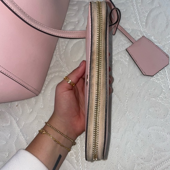 TORY BURCH PINK CONTINENTAL WALLET - Picture 2 of 6